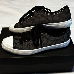 Coach Empire Outline Signature low-top sneakers women’s size 8.5.